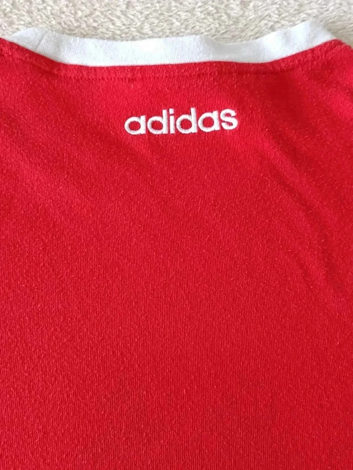 Camiseta Adidas 2005 vermelha com grande Logo branco Tamanho 16 anos – photo 6